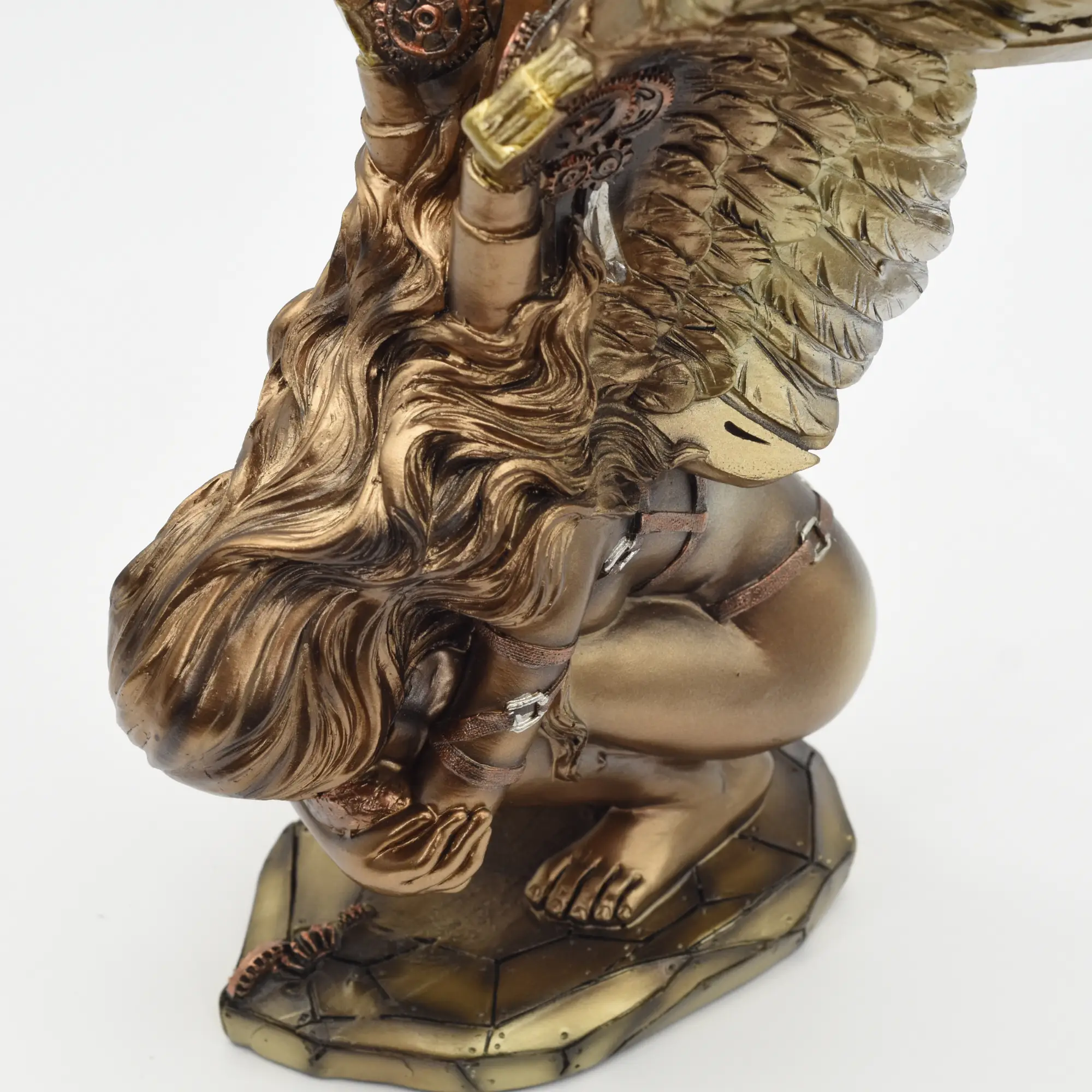 Weibliche Engelsfigur im Steampunkstyle – Bild 2