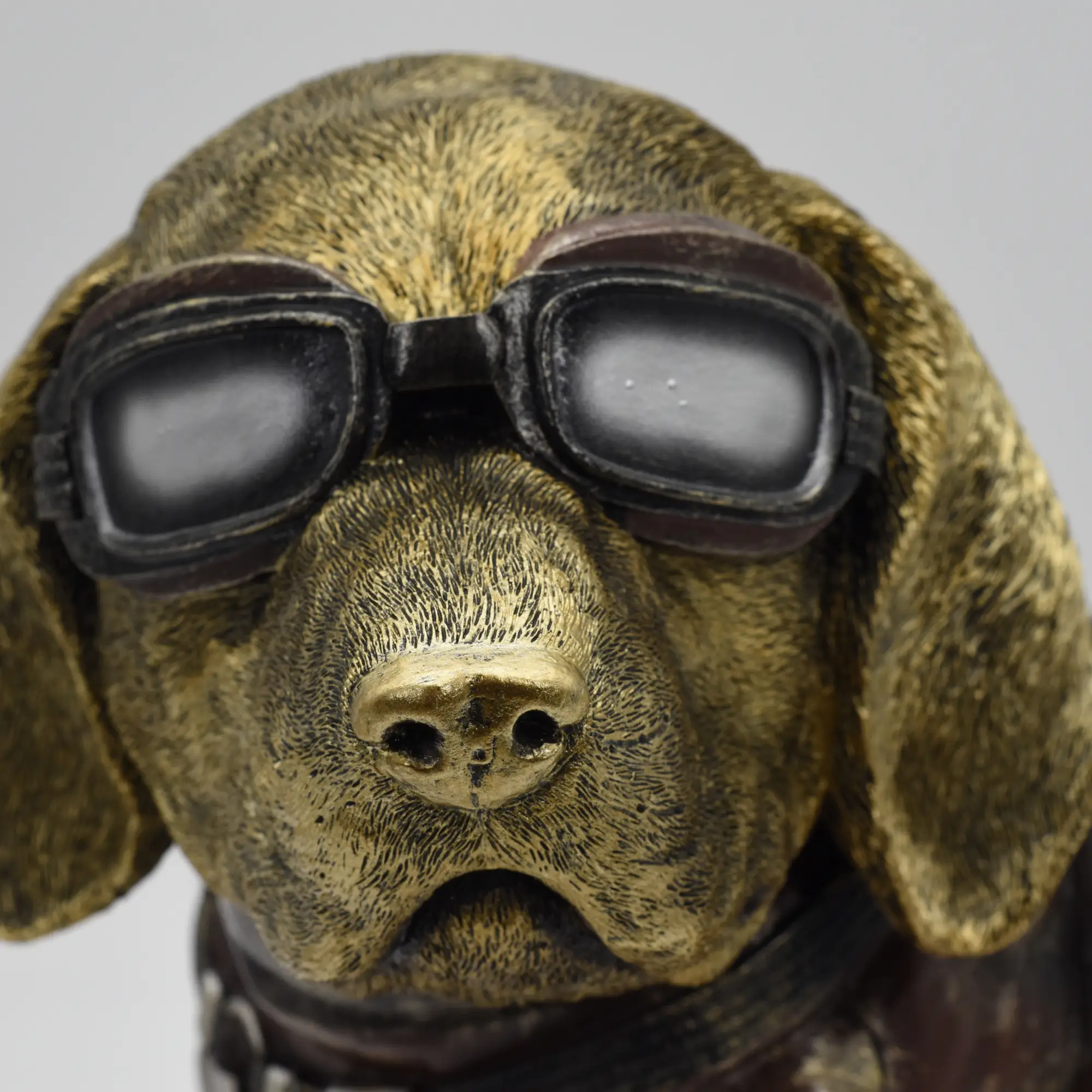 Dackel aus Resin mit Fliegerbrille – Bild 4