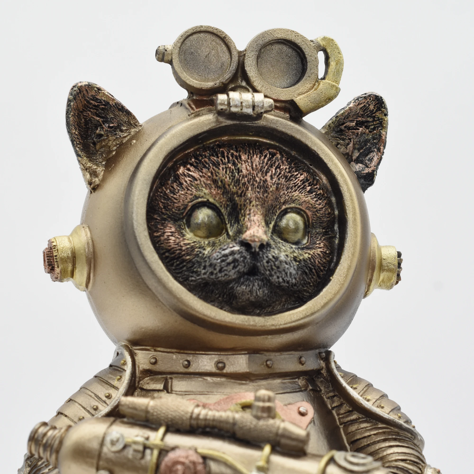 Steampunkkatze aus Resin im Raumanzug mit Waffe – Bild 8
