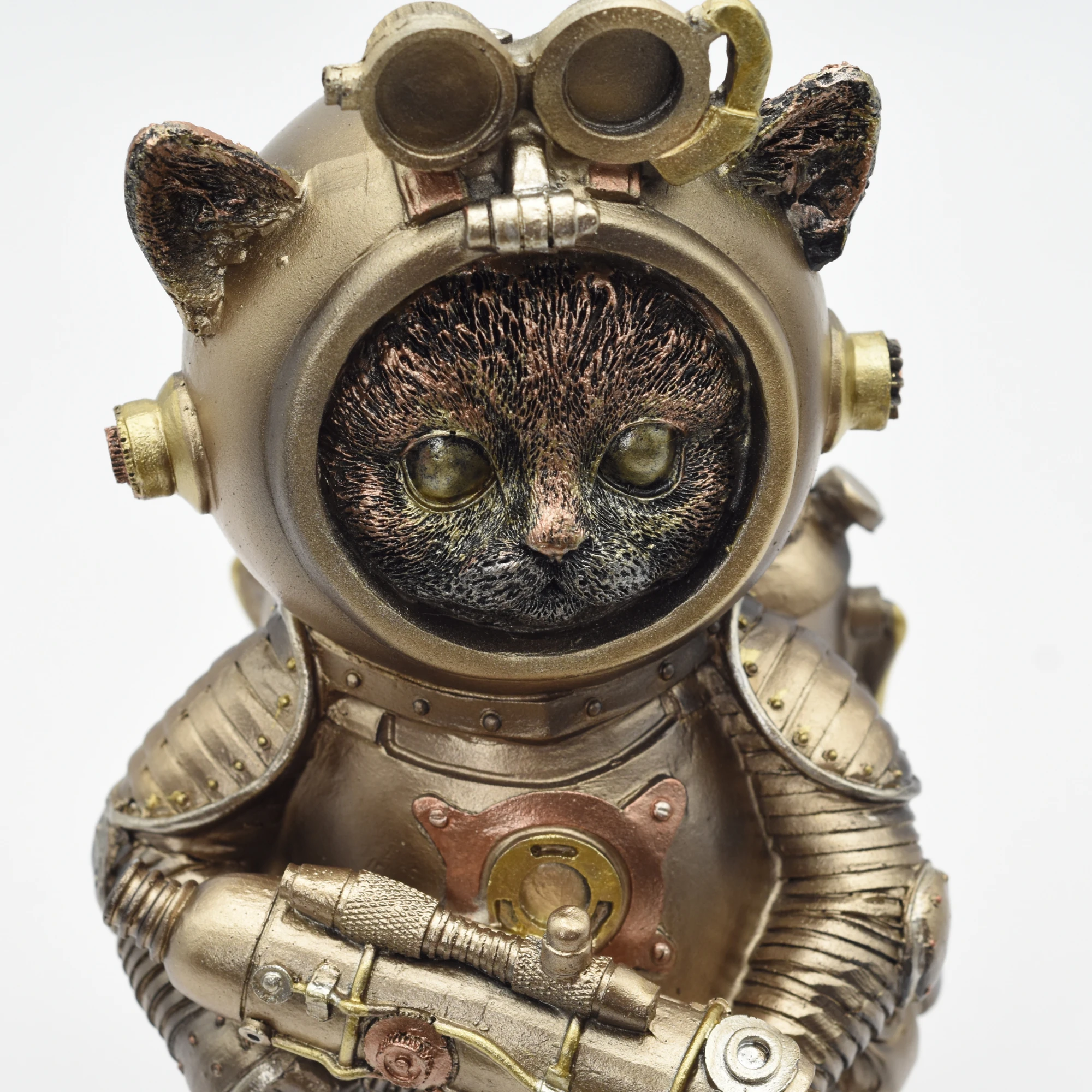Steampunkkatze aus Resin im Raumanzug mit Waffe – Bild 9