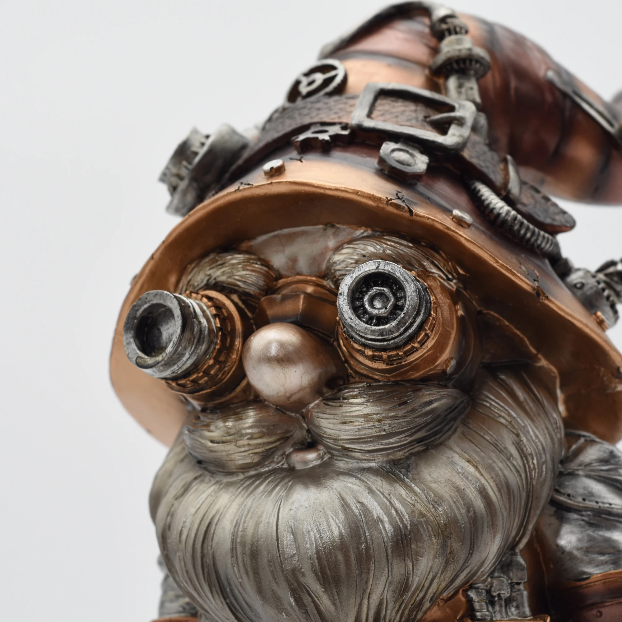 Steampunkgartenzwerg aus Resin mit Zahnrädern und Goggles – Bild 2
