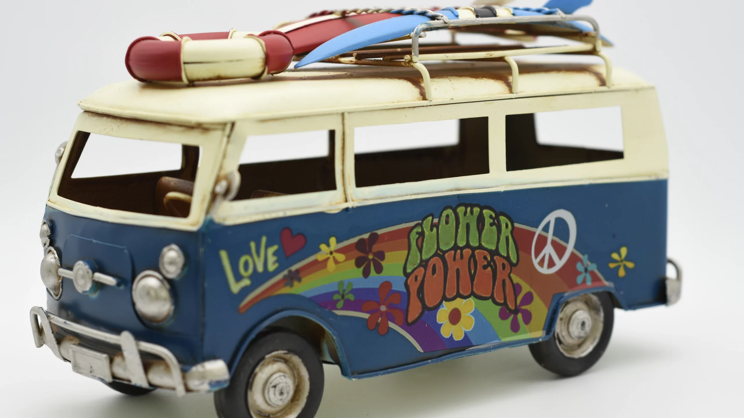 Miniaturmodel eines VW-Busses aus Zinn in Meerblau und Regenbogen – Bild 2