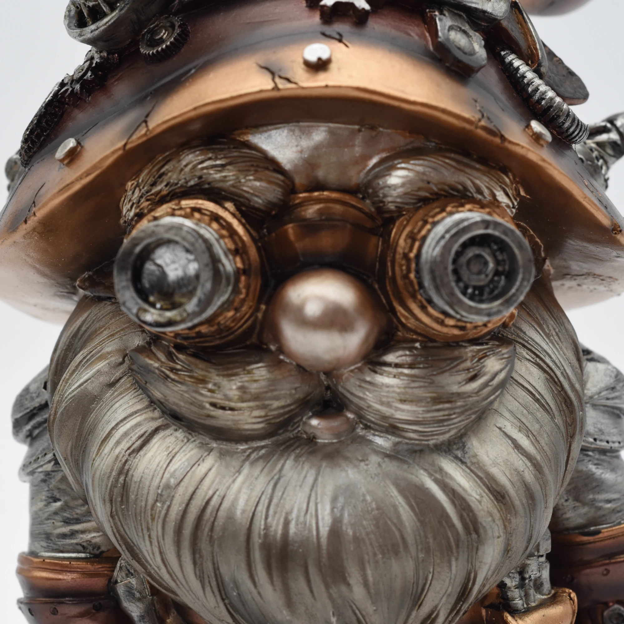 Steampunkgartenzwerg aus Resin mit Zahnrädern und Goggles – Bild 4