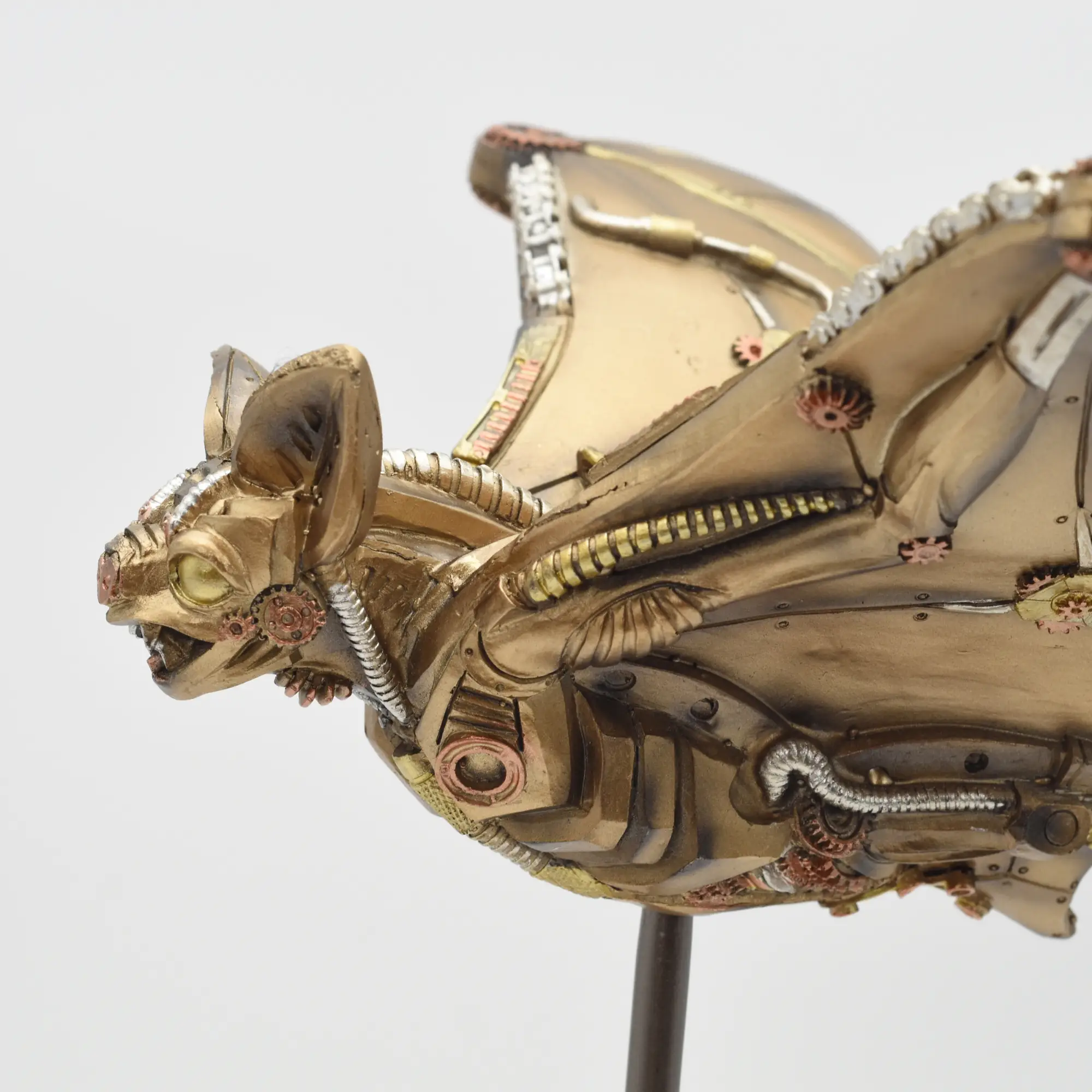 Steampunkfledermaus im Flug – Bild 3
