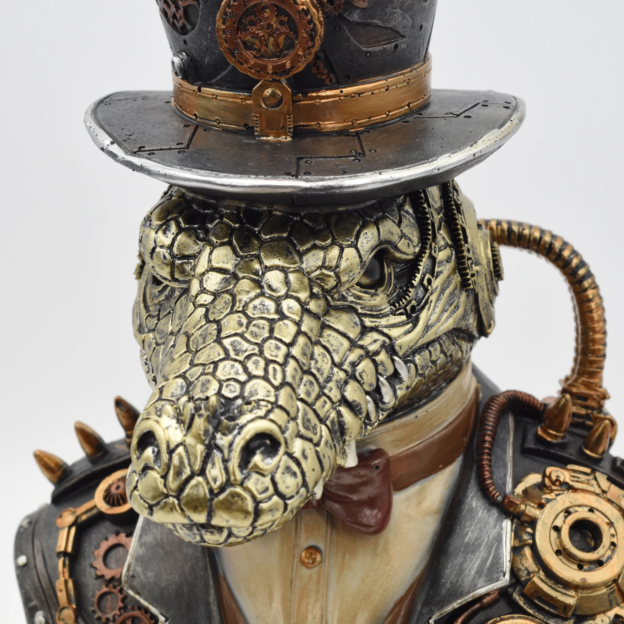Büste eines Krokodils im Steampunkstyle – Bild 3