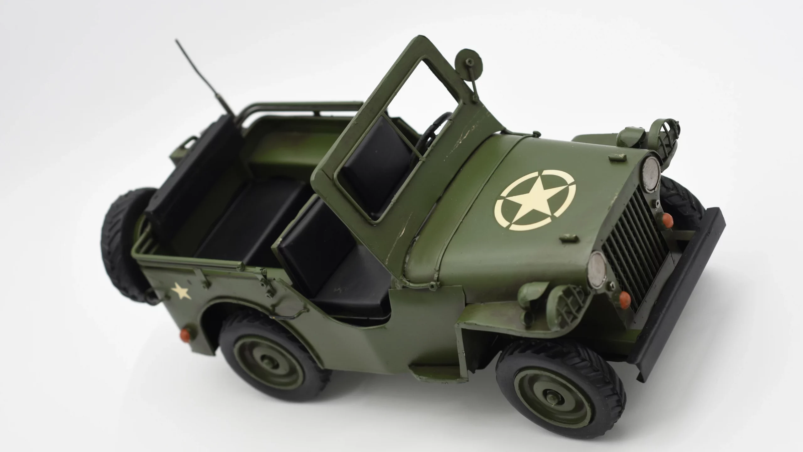 Offener Miniaturmilitärjeep aus Zinn – Bild 3