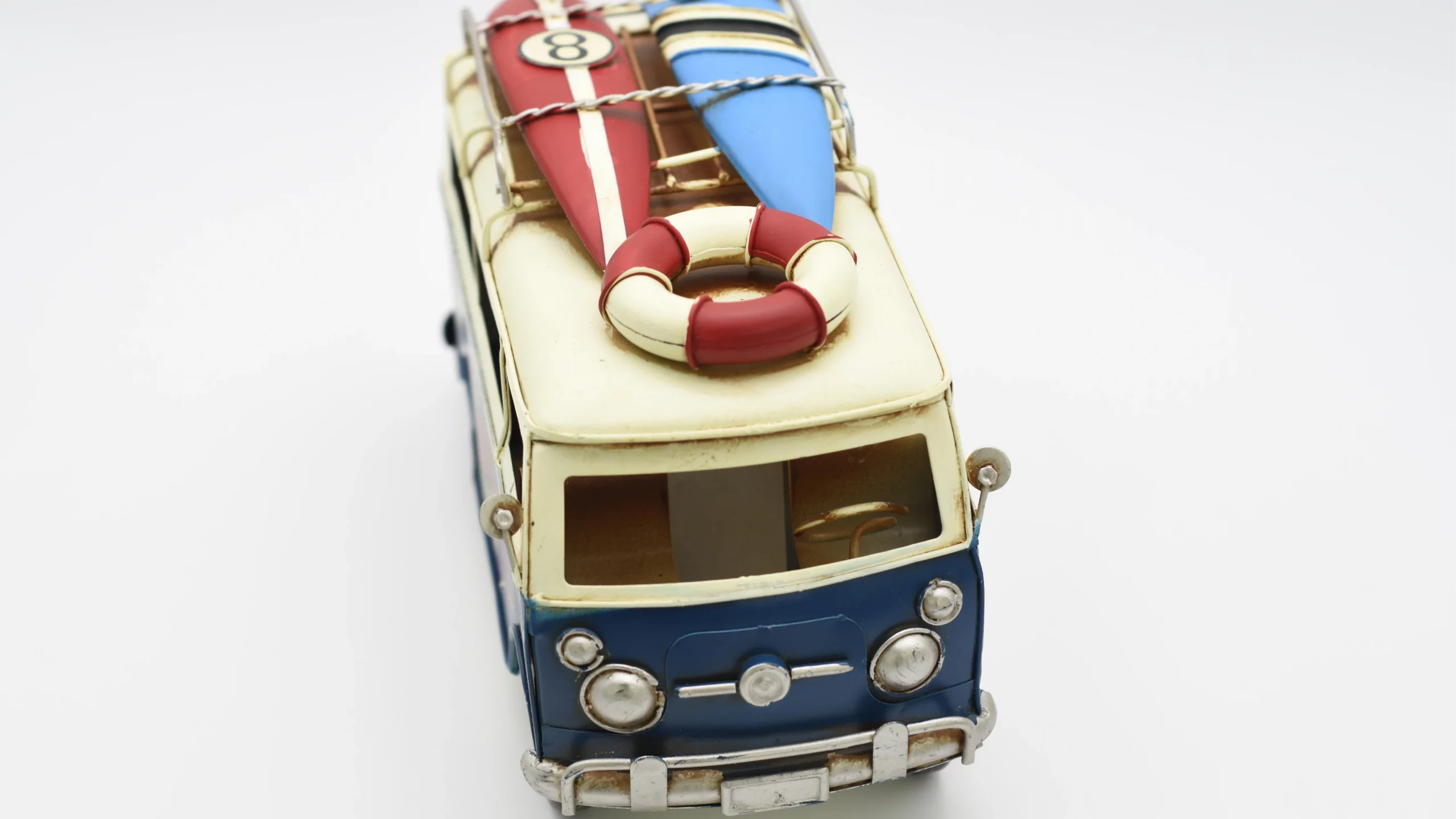 Miniaturmodel eines VW-Busses aus Zinn in Meerblau und Regenbogen – Bild 4