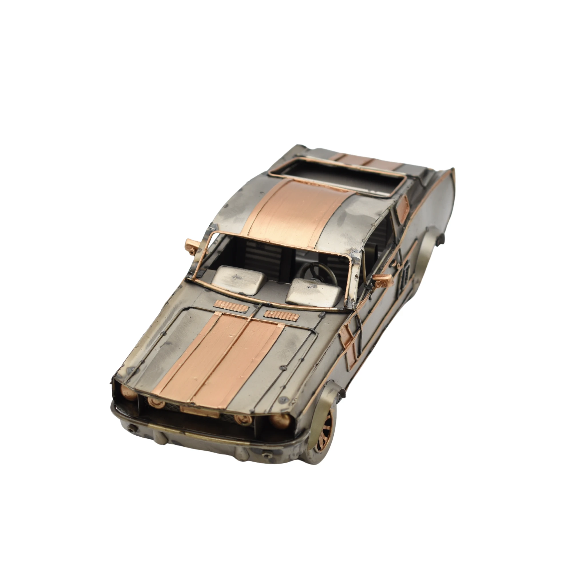 Miniaturmodel eines Muscle-Cars aus den 1970er Jahren in Gold- und Bronzetönen